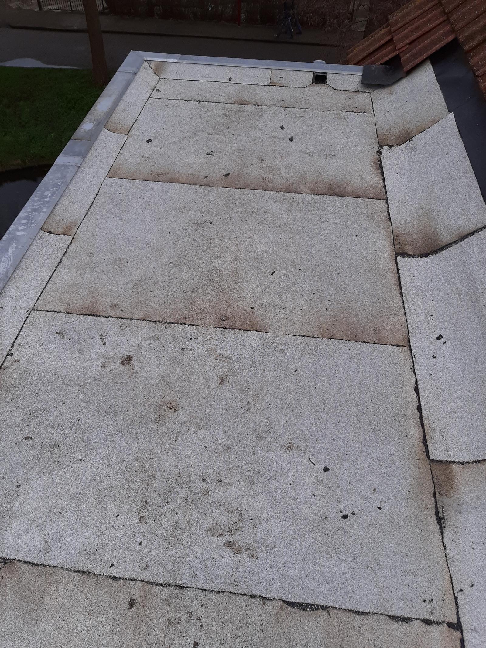Vakkundige witte bitumen dakbedekking plat dak dakkapel door BWD Dakwerken in IJsselstein
