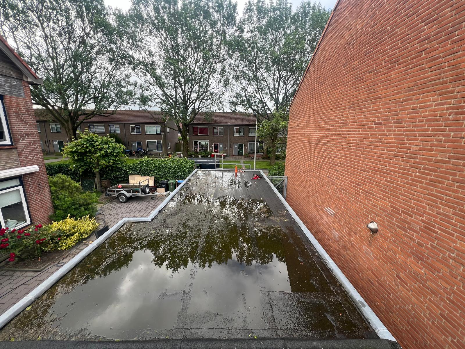 Vakkundige plat dak renovatie schuur door BWD Dakwerken in Culemborg